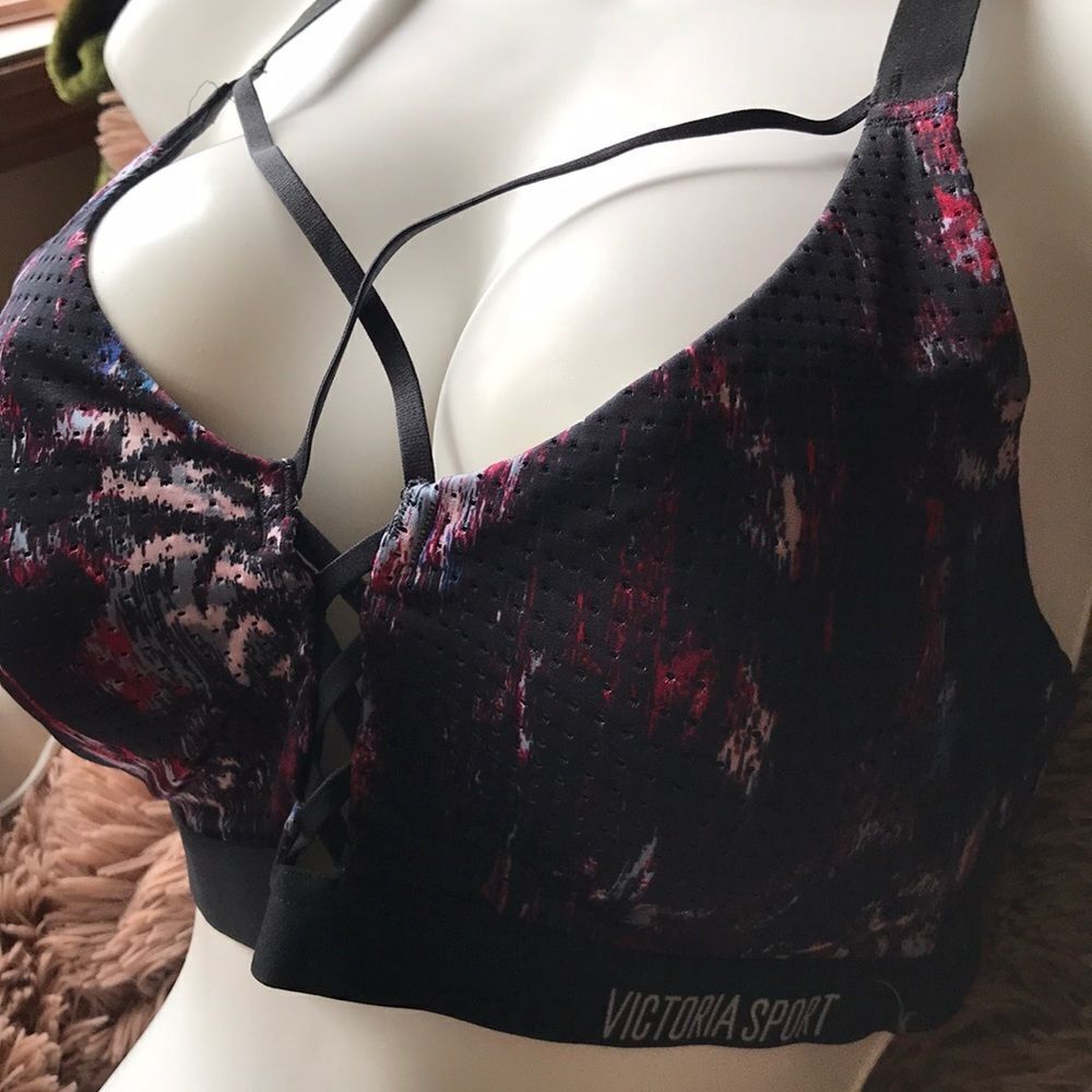 Victoria’s Secret Sports Bra No wire black 34C